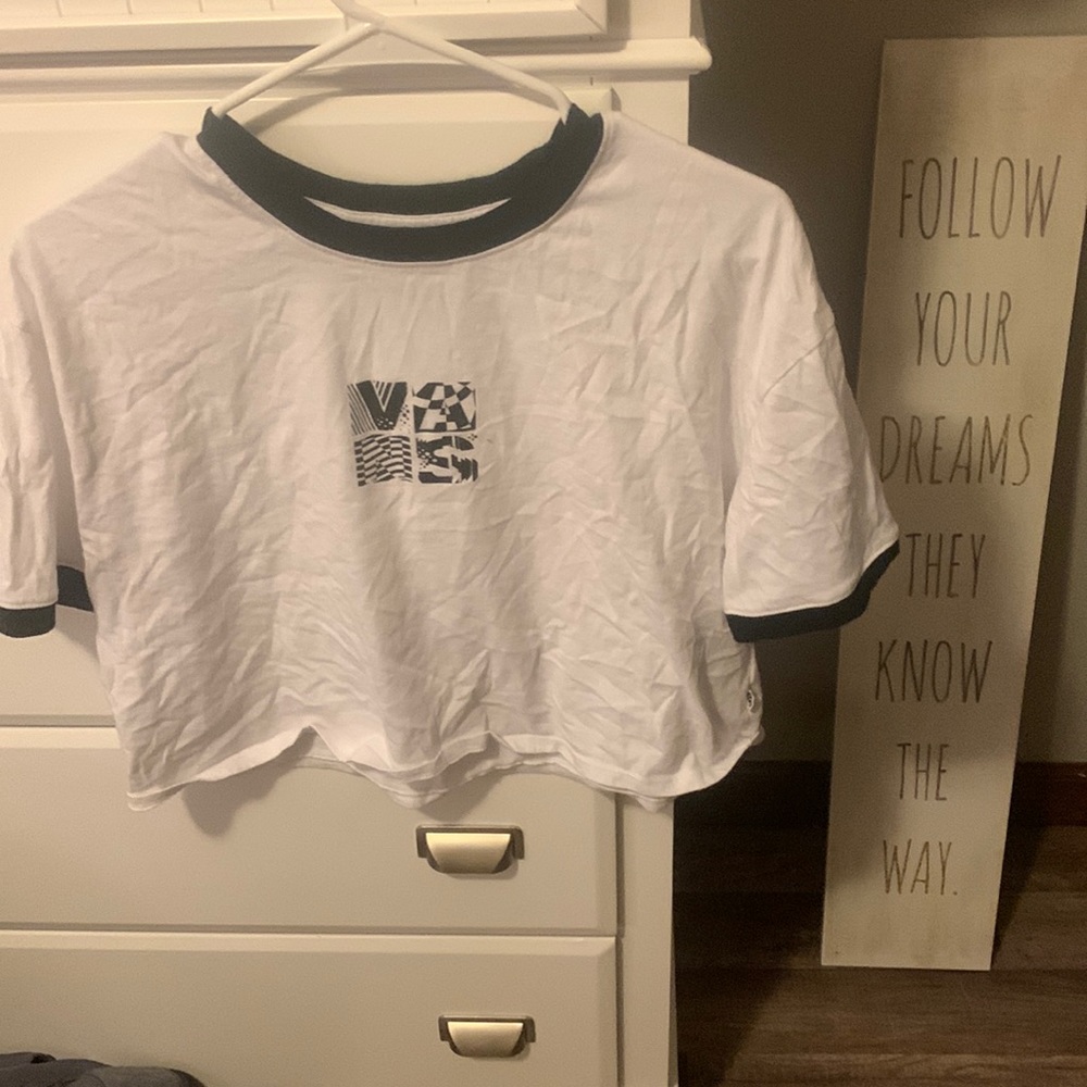 vans crop tee